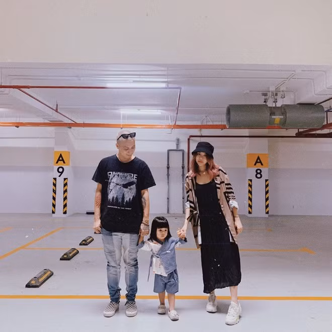 Sau thời gian dài kinh doanh, người đẹp chia sẻ mình đã mua được 3 chung cư cao cấp ở TP.HCM và Hà Nội. Hiện tại, cô hài lòng với việc làm vợ, làm mẹ và kinh doanh lo cho gia đình nhỏ. Hình ảnh hot girl thành đạt của Hạt Mít được nhiều người ngưỡng mộ và học theo.