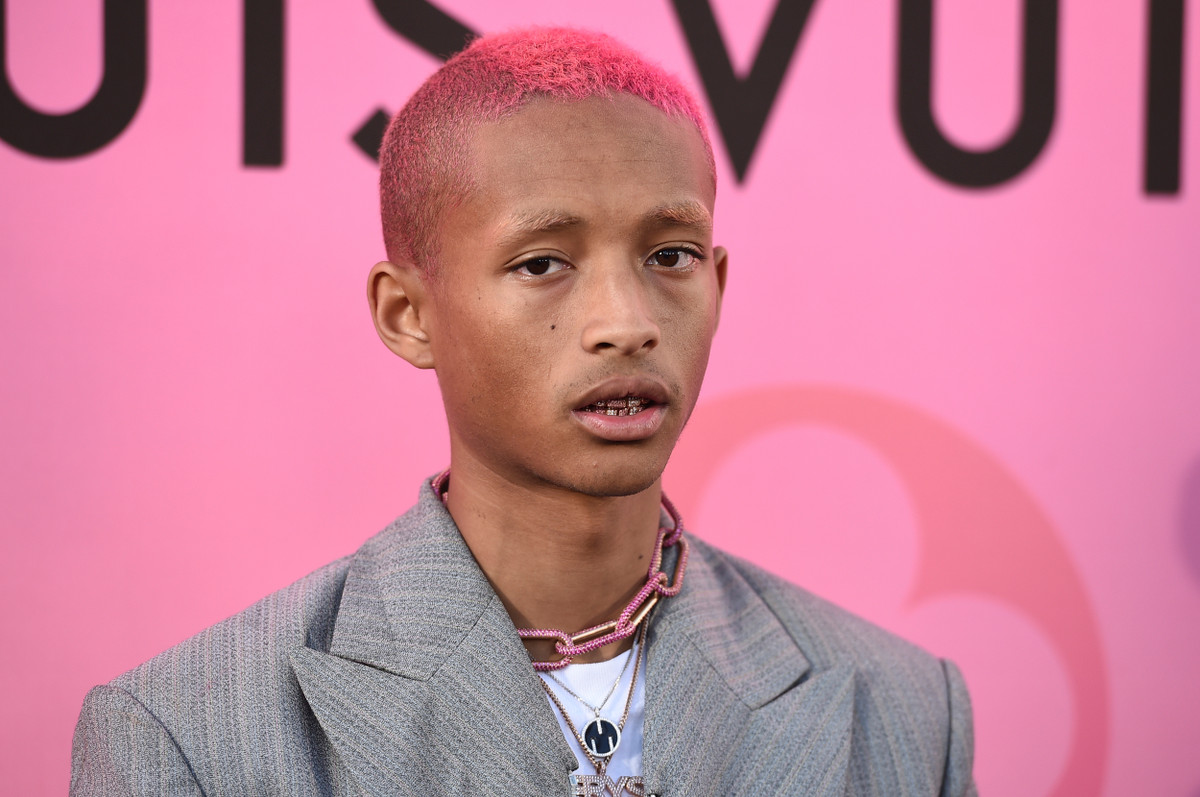 Một rich kid nổi tiếng thế giới khác khiến công chúng ngưỡng mộ và tự hào là Jaden Smith. Anh là con trai ngôi điện ảnh Mỹ Will Smith.