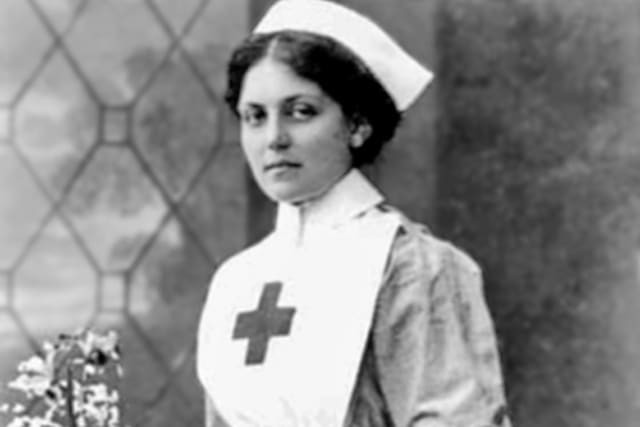 "Quý cô không thể chìm" Violet Jessop được người đời nhớ đến với việc may mắn thoát chết sau 3 vụ đắm tàu tồi tệ.