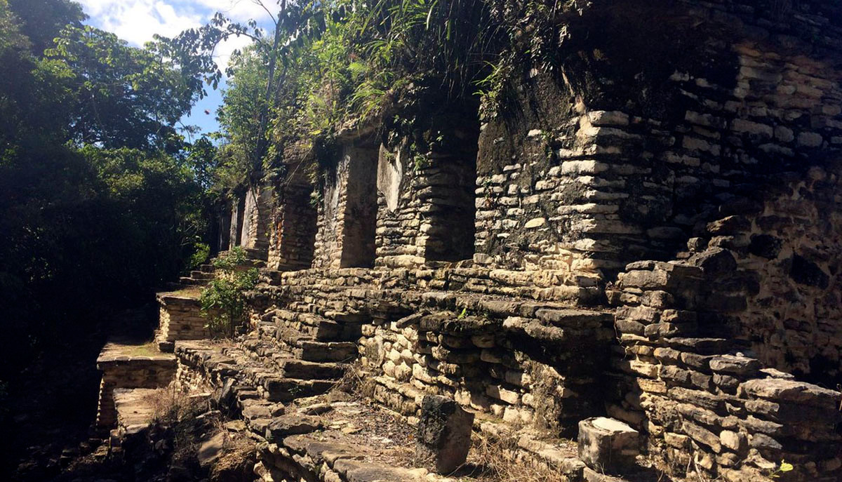 Dù không có sức mạnh quân sự lớn, ngang ngửa với các nước láng giềng nhưng vương quốc Sak Tz’I vẫn có thể tồn tại trong suốt 1.000 năm là có lý do.