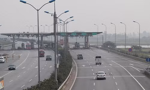 Duoc chay 120km/h tren cao toc Cau Gie - Ninh Binh