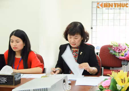 Ths Nguyễn Hương Giang đang xem xét trả lời các câu hỏi của độc giả Kiến Thức. Ths Nguyễn Hương Giang đang xem xét trả lời các câu hỏi của độc giả Kiến Thức.