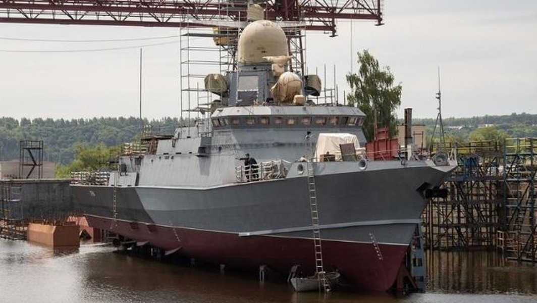 Được biết Nga thường xuyên sử dụng các tuyến đường thủy nội địa cho những hoạt động vận tải như vậy, không chỉ tiếp nhận các tàu quân sự mà còn cả các tàu thương mại nhỏ.