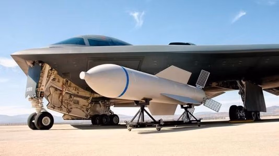 Các nhà phân tích của trang The Drive cho rằng sau khi hiện đại hóa và hoàn thiện lần cuối, máy bay B-2 Spirit sẽ có thể mang theo "một số" GBU-72 với bộ trang bị JDAM, giúp nó tấn nhiều mục tiêu cùng lúc.