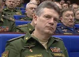 Ông Kuznetsov sinh ngày 7/3/1969 tại Ruzaevka, Cộng hòa Mordovia. Năm 1990, ông tốt nghiệp Trường Quân sự cao cấp Krasnodar mang tên Tướng Shtemenko; Học viện Quân sự Lực lượng tên lửa chiến lược (1998). Năm 2005, ông Kuznetsov tốt nghiệp Học viện Quân sự thuộc Bộ Tổng tham mưu Lực lượng Vũ trang Liên bang Nga, sau đó làm việc ở nhiều vị trí khác nhau trong lực lượng bảo vệ bí mật nhà nước.