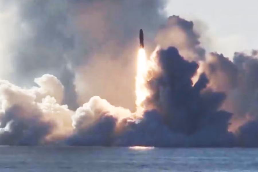 Tên lửa đạn đạo phóng từ tàu ngầm Bulava, tên lửa đạn đạo triển khai trên mặt đất RS-28 Sarmat cũng như tên lửa hành trình phóng từ trên không Kh-102 giúp Nga hoàn thiện bộ ba vũ khí hạt nhân thế hệ mới của mình, điều này rõ ràng khiến Mỹ và đồng minh phải lo sợ.