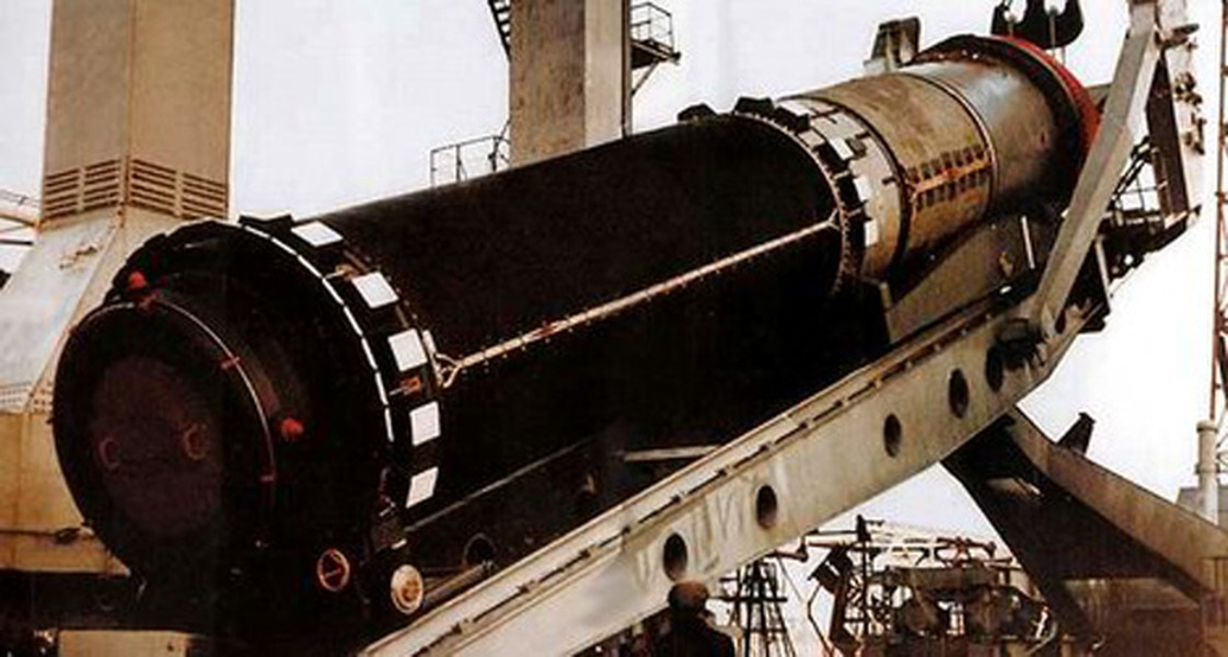 Điểm đáng sợ nữa của Bulava là nó mang theo nhiều đầu đạn hạt nhân, mỗi đầu đạn có thể tấn công từng mục tiêu riêng lẻ, khiến RSM-56 trở thành một công cụ răn đe chiến lược đáng sợ, có khả năng giáng đòn hủy diệt vào bất kỳ đối thủ nào.