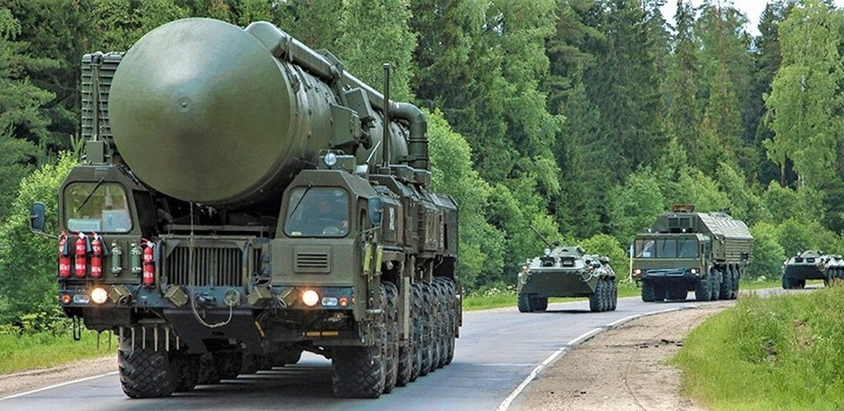 Nhưng bên cạnh đó, có ý kiến cho rằng việc Nga dùng tên lửa đạn đạo xuyên lục địa đáp trả tên lửa tầm ngắn và tầm trung của Mỹ là hành động vượt quá phản ứng thông thường.