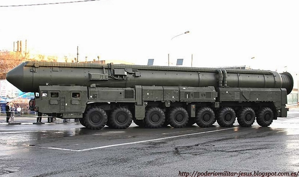 Nỗi lo sợ của NATO sẽ chưa dừng lại tại đó, khi chỉ cách mục tiêu vài trăm km, đầu đạn của tên lửa sẽ bất ngờ bổ nhào, hạ độ cao và tiếp tục tiến đến địa điểm đã định như tên lửa hành trình.