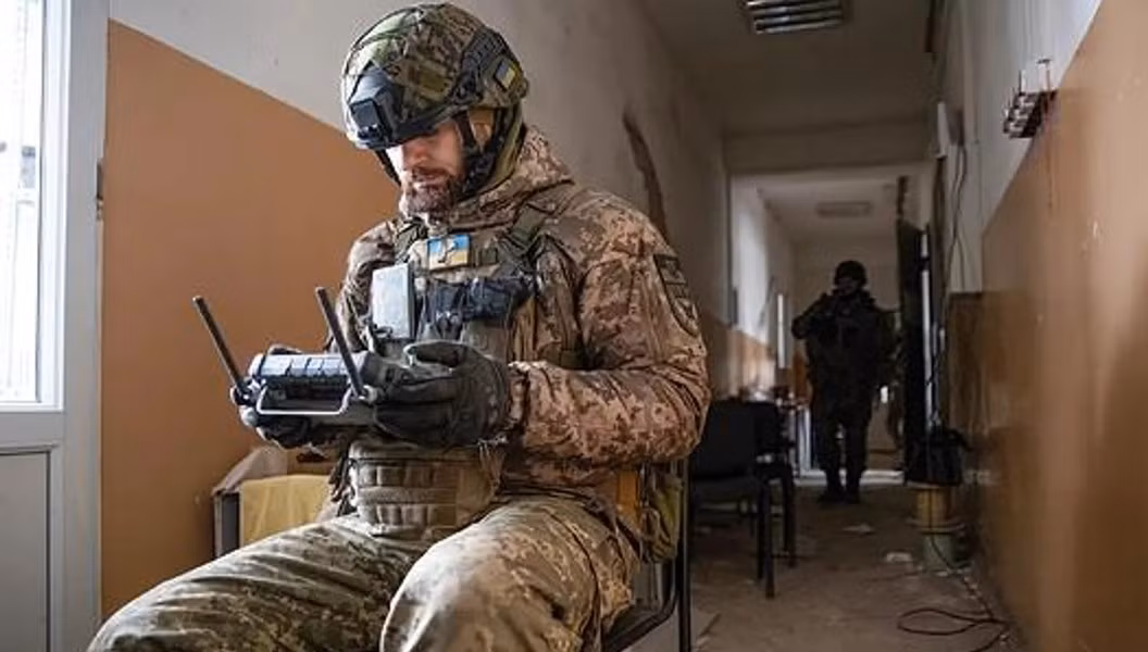 Do đó, một thiết bị tác chiến điện tử có thể hoạt động hiệu quả tuần trước lại trở nên vô dụng vào tuần sau, vì vậy vẫn cần thêm các giải pháp để khắc chế drone. â â