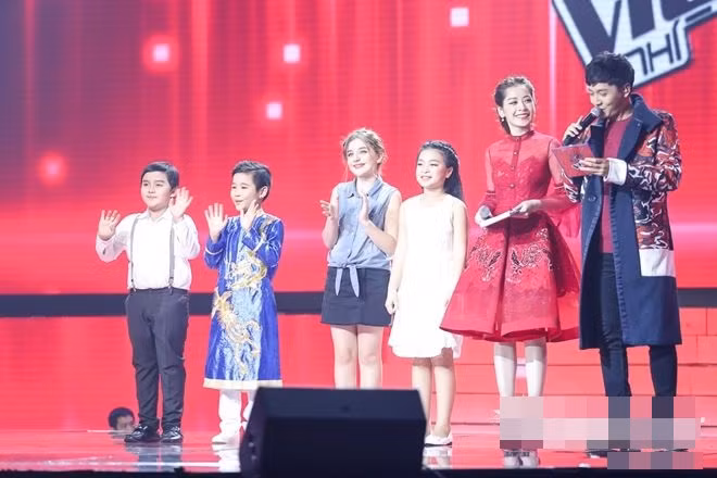 Hoa phu thuy Nhat Minh dang quang Giong hat Viet nhi 2016