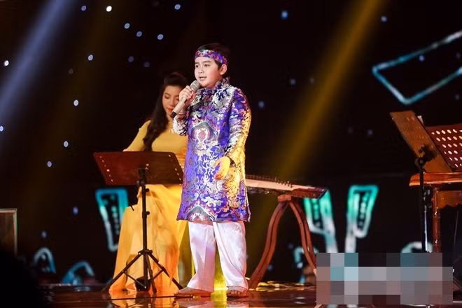 Hoa phu thuy Nhat Minh dang quang Giong hat Viet nhi 2016-Hinh-2