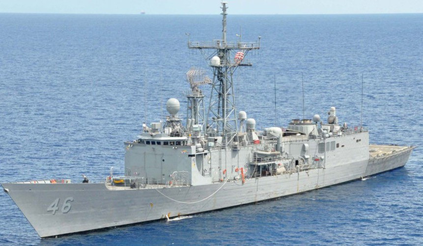 Tàu được trang bị 2 động cơ General Electric LM2500-30 giúp đạt tốc độ tối đa 29 hải lý/giờ, tầm hoạt động 4.500 hải lý.