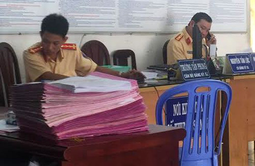 Tổ đăng ký xe, Đội CSGT Công an quận Tân Bình.