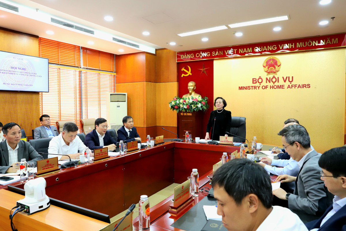 Bộ trưởng Phạm Thị Thanh Trà: “Chậm trễ là có lỗi với Nhân dân” Bo truong Pham Thi Thanh Tra: “Cham tre la co loi voi Nhan dan”