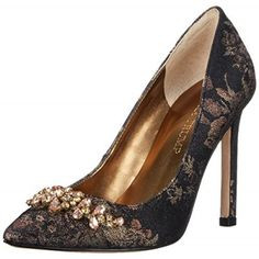 Đôi giày mang phong cách Vintage được Ivanka Trump yêu thích.