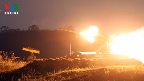 Sau nhiều cuộc chiến, tên lửa Strela-10 được thừa nhận (kể cả từ đối phương) là một trong những tổ hợp phòng không tầm thấp đặc biệt nguy hiểm. Khả năng cơ động cao khiến Strela-10 có thể tung ra những đòn tấn công bất ngờ cho đối phương, đồng thời cũng thích hợp làm vũ khí phòng không lục quân, hộ tống các đơn vị chiến đấu để bảo vệ không phận chiến trường. Nguồn ảnh: VOV