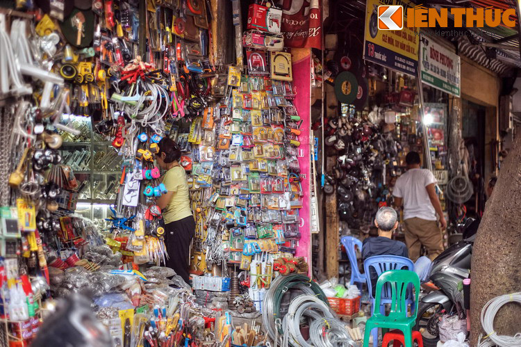 Một số hình ảnh khác về phố Thuốc Bắc.