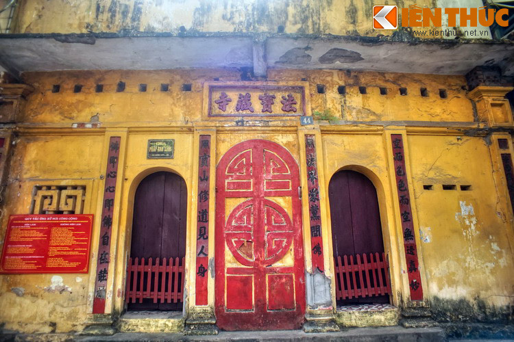 Chùa Pháp Bảo Tạng ở số nhà 44 được xây dựng thời tạm chiếm (1946 – 1954). Thời đó, Hội Phật giáo và các Phật tử xây chùa này để lưu giữ những bản văn khắc in kinh Phật.