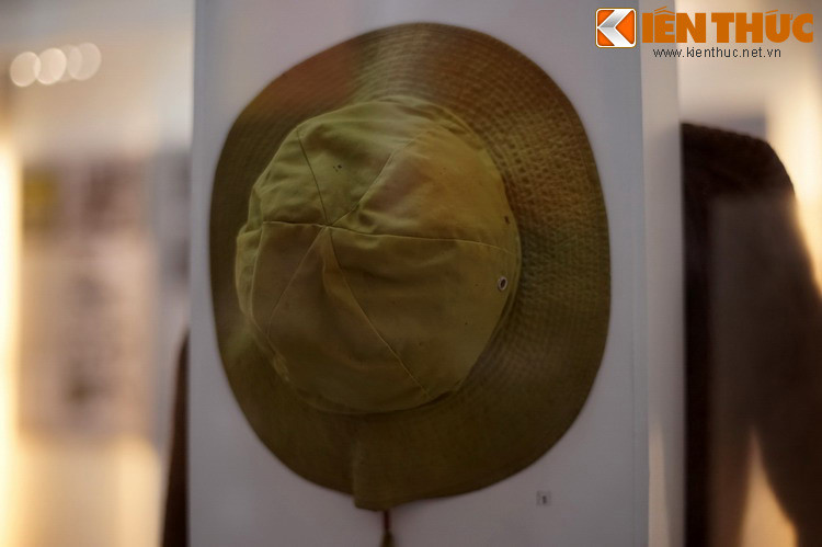 Nón tai bèo do Ban Tuyên huấn Miền cấp cho đồng chí Nguyên Đức Chính năm 1970.