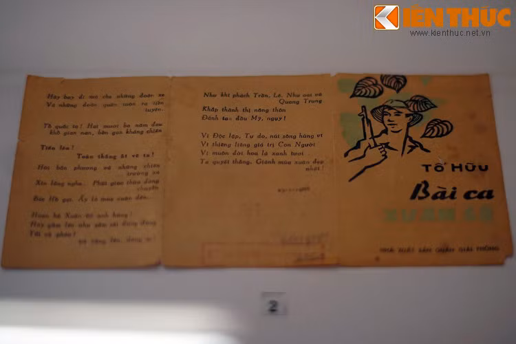 Tập "bài ca xuân 68" do nhà thơ Tố Hữu sáng tác, đồng chí Tăng Văn Phiệt mang theo khi vượt Trường Sơn năm 1971.
