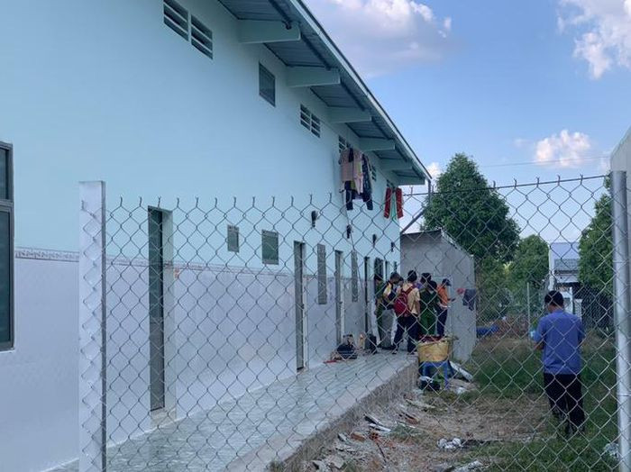 Tin nong 12/1: Phat hien thi the nguoi phu nu bi bo chat trong phong