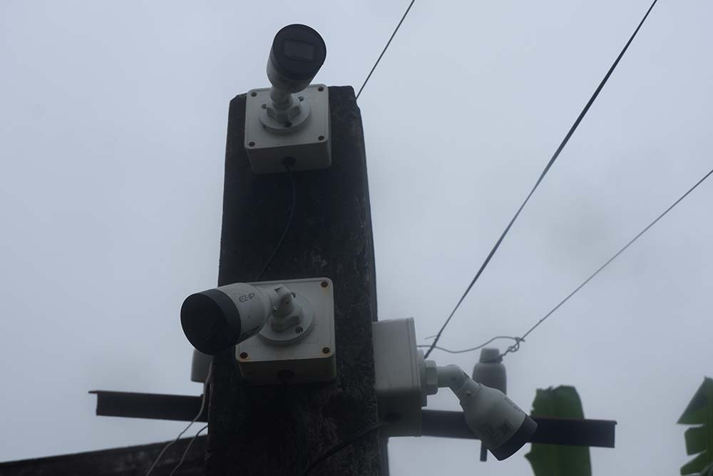 Ngôi nhà này hiện nay đã được lắp đặt camera an ninh.