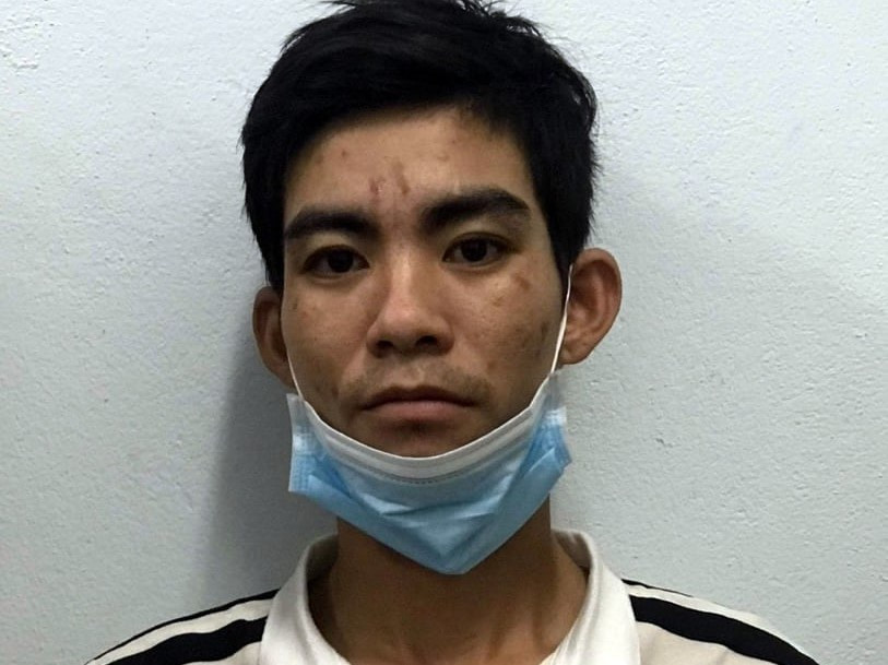  Lợi dụng gia chủ đi bầu cử để đột nhập, trộm cắp tài sản: Võ Văn Đông (25 tuổi, trú quận Sơn Trà, TP Đà Nẵng) lợi dụng việc người dân tập trung đi bầu cử, vắng nhà, nên đã đột nhập các căn hộ, trộm cắp tài sản giá trị. Ngày 24/5/2021, Đông bị Công an phường Nại Hiên Đông bắt giữ.