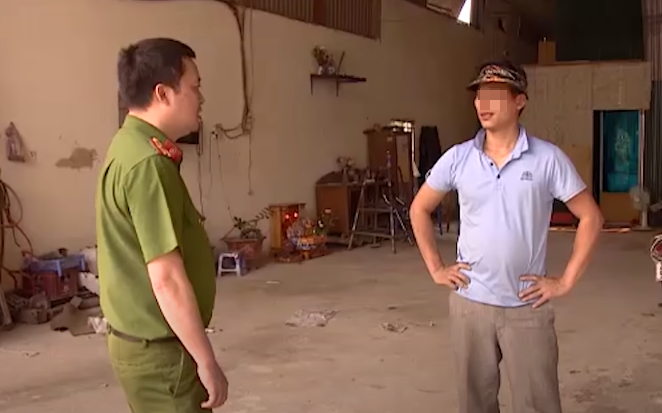 Những người tại xưởng sửa chữa cho biết, chiều 14/1 còn thấy bà T., nhưng sau đó bà đi đâu, làm gì không ai biết. Từ kết quả xác minh, nhận dạng, mẫu ADN với em trai bà T., cơ quan điều đã xác định tử thi chính là bà Đỗ Thị T. Lên danh sách số người sinh sống, làm việc tại 2 căn nhà mà bà T. cho thuê, ngoài chủ văn phòng thì còn một kế toán và một thủ kho kiêm thợ pha sơn.