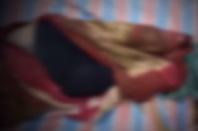 Kết quả khám nghiệm xác định, nạn nhân đã chết cách đây 7 - 10 ngày, do bị ngạt cơ học, hung khí gây án là chiếc khăn len quấn quanh cổ nạn nhân, kẻ gây án có thể là 1 đến 2 đối tượng nhưng chắc chắn là người quen. Nạn nhân cũng không phải là người địa phương, không thuộc dân tộc thiểu số, bị sát hại ở một địa điểm khác trước khi được đưa đến hồ thủy lợi bản Muông để phi tang.