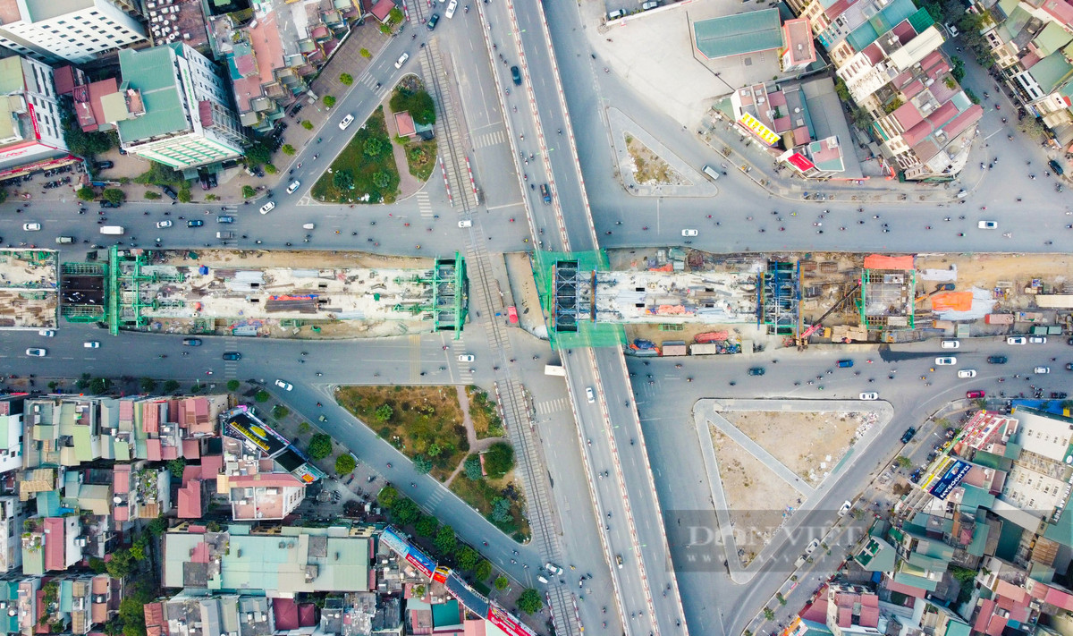 Dự án đường Vành đai 2 trên cao trục Vĩnh Tuy - Ngã Tư Sở có tổng mức đầu tư 9.400 tỷ đồng. Hiện tại, đoạn Trường Chinh đã hoàn thành 100% và đã đưa vào khai thác được gần 1 năm, đoạn từ Ngã Tư Vọng - Cầu Vĩnh Tuy đang được gấp rút hoàn thành.