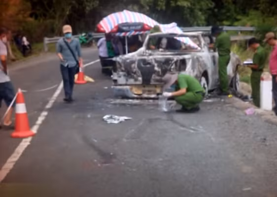 Nhận được tin báo, Công an tỉnh Đắk Nông đã nhanh chóng xuống nơi xảy ra sự việc, khám nghiệm hiện trường, khám nghiệm tử thi và lấy mẫu để giám định, xác định danh tính nạn nhân. Tuy nhiên, do lửa cháy quá lớn, mẫu giám định đã bị nhiệt hóa, rất khó để xác định ADN nên công tác điều tra gặp khó khăn.