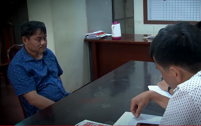 Minh lấy can xăng từ phía sau xe để trên ghế phụ trước, tháo đồng hồ và chùm chìa khoá bỏ lên ghế phụ rồi đóng cửa lại. Minh dùng bình gas mini có đầu khò đốt can dầu gần cửa sau bên phía tài xế rồi bỏ đi bộ về nhà anh K'Biên lấy xe mô tô gửi trước đó chạy xuống tỉnh Bình Phước thuê nhà nghỉ cho đến khi bị Công an bắt.