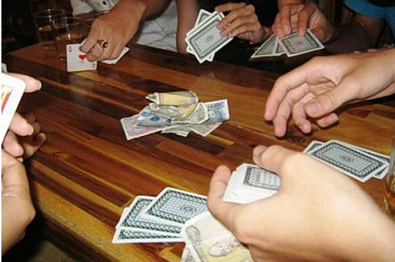 Danh bai vui 1 nghin, 2 nghin ngay Tet co bi phat?