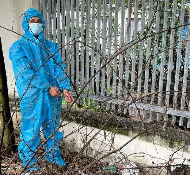  Cầm dao bầu đi cướp nhà dân: Ngày 14/1, Đỗ Ngọc Tú (31 tuổi, quận Long Biên, TP Hà Nội) đột nhập vào nhà dân ở phường Mỹ Đình 2, quận Nam Từ Liêm. Tú dùng dao khống chế gia chủ, nói "Chị bình tĩnh, em là cướp đây". Sau khi lục soát, đối tượng lấy đi một điện thoại iPhone và một thẻ ngân hàng bên trong có 20 triệu đồng.