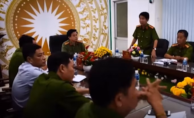 Cơ quan Công an xác định nạn nhân bị giết, tài sản cá nhân trên người bị mất. Nhận định đây là vụ án giết người cướp tài sản nghiêm trọng, Lãnh đạo Công an tỉnh đã quyết định thành lập Ban chuyên án điều tra làm rõ, bắt giữ hung thủ gây án.