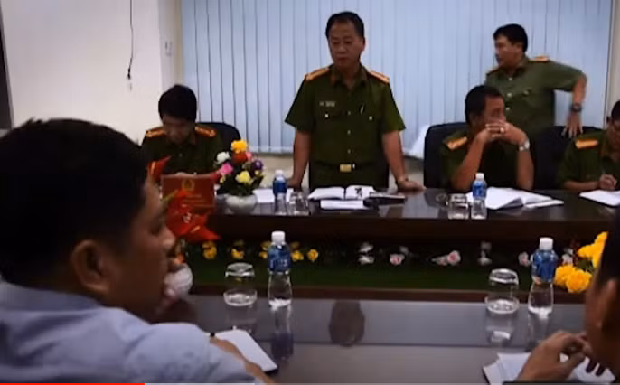 Ban chuyên án đã xây dựng kế hoạch đấu tranh chuyên án, phân công chỉ huy các lực lượng, đơn vị trực tiếp chỉ huy lực lượng tham gia là những điều tra viên, trinh viên và cảnh sát khu vực có nhiều kinh nghiệm để thực hiện các yêu cầu, nhiệm vụ trong kế hoạch đấu tranh chuyên án.