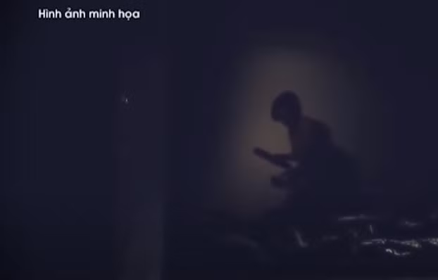 Vào đêm ngày 30/11/2020, Lê Thị Chanh tới ngủ nhà bà Lan, vào khoảng 11 giờ, sau khi bà Lan ngủ say, Chanh đã sử dụng cây chày đánh liên tục vào đầu, dùng tay bóp cổ, rồi dùng gối đè lên mặt. Sau đó, Chanh đã lấy đồ trang sức trên người nạn nhân gồm hai chiếc nhẫn, bộ còng xi men 7 chiếc, một sợi dây chuyền, một đôi bông tai; tẩy xóa dấu vết hiện trường rồi ra ngoài bắt xe bỏ trốn vào TP HCM.