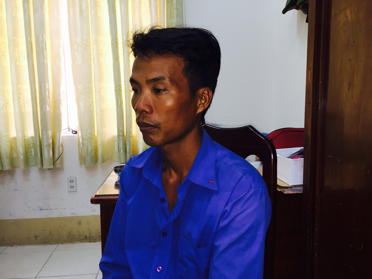 Khoảng 8h ngày 16/4/2016, Hương đến nhà trọ Đồng Nai thuộc huyện U Minh, tỉnh Cà Mau lấy phòng, Suôl đi xe ôm từ ấp 12, xã Khánh Lâm đến và cả hai quan hệ tình dục. 