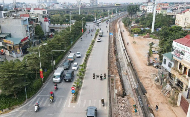  Tuyến đường từ Âu Cơ - Xuân Diệu đến cầu Nhật Tân được mở rộng lên 4 làn xe có tổng chiều dài là 3,7 km, tổng mức đầu tư 815 tỷ đồng.