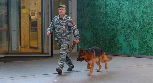 Để đảm bảo an ninh tuyệt đối, Chính phủ Nga đã lệnh cho quân đội tiến hành sơ tán hàng chục nghìn người ở các khu vực được cho là mục tiêu hành đầu của lực lượng khủng bố.