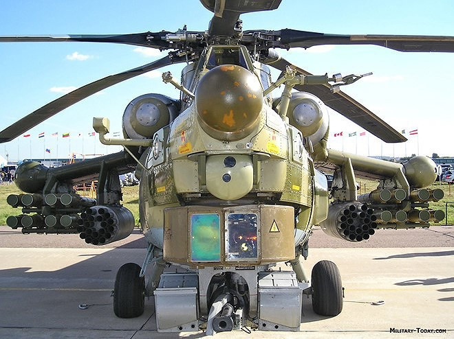 Biến thể Mi-28N "Thợ săn đêm" ra mắt năm 2005 và được Nga biên chế năm 2009, có thể hoạt động cả ban ngày lẫn ban đêm, trong mọi điều kiện thời tiết.