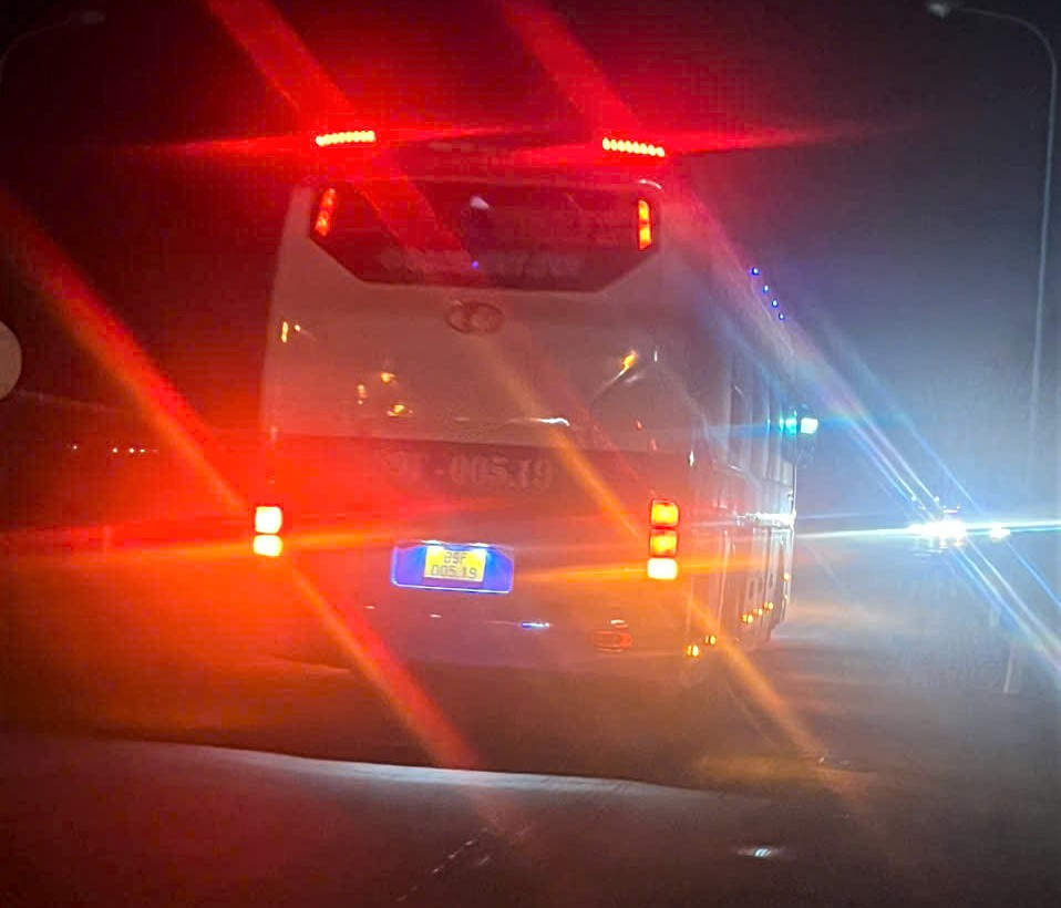 Đà Nẵng: Sẽ cắt tuyến nếu nhà xe Luật Thùy tái phạm “ép khách” - Hình 2 Da Nang: Se cat tuyen neu nha xe Luat Thuy tai pham “ep khach”-Hinh-2