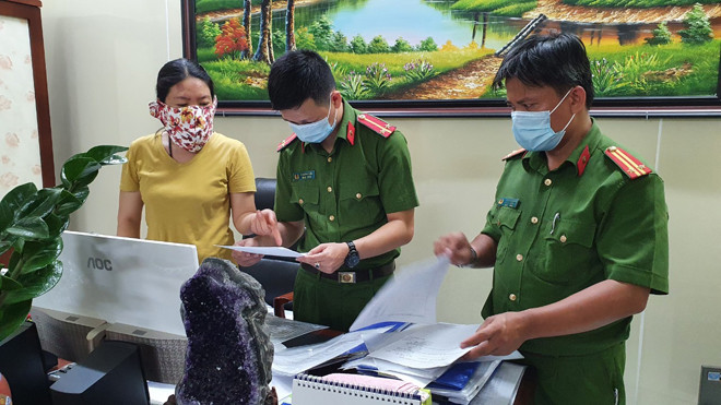 "Nữ quái" lừa đảo chiếm đoạt 41,4 tỷ đồng lĩnh án chung thân Khám xét nhà bà Đào Thị Như Lệ