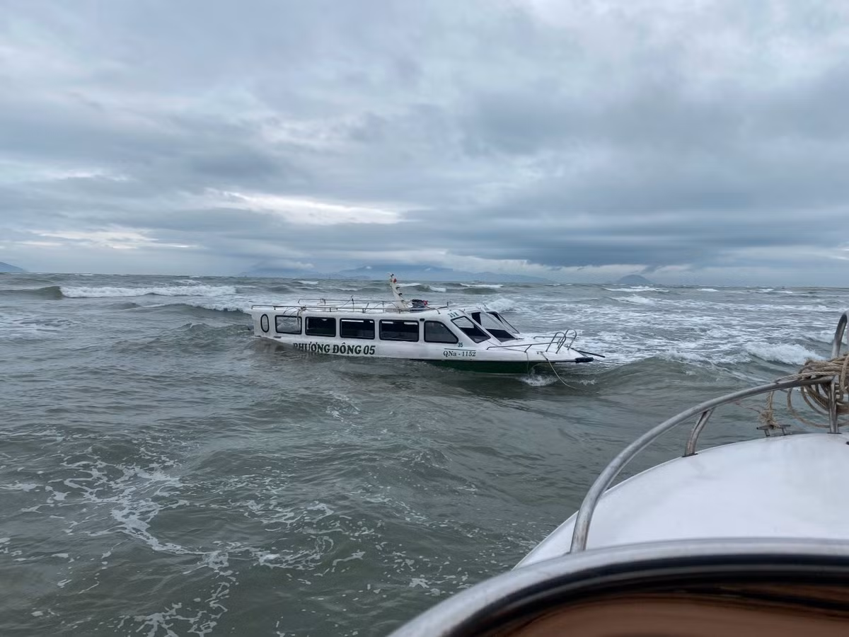 Vu lat tau 17 nguoi chet o Hoi An: Thuyen truong nhan 7 nam tu-Hinh-2