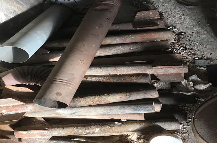 Trong diễn biến mới nhất, ngày 14/3, Quân đội A-rập Syria (SAA), lực lượng Mãnh Hổ, Vệ binh Cộng hòa Syria và đồng minh đã tiến đánh ngôi làng Jisreen ở phía nam chiến trường Đông Ghouta, qua đó giành lại quyền kiểm soát một số tòa nhà trong khu vực. Ảnh: SF.