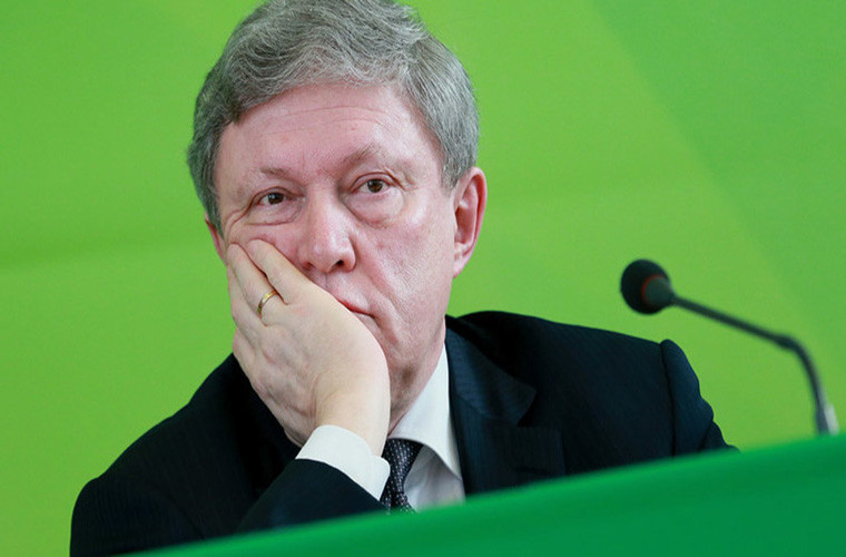 Ứng viên tổng thống Nga Yavlinsky thành thạo ba thứ tiếng: Nga, Ukraine và tiếng Anh. Ảnh: RT.