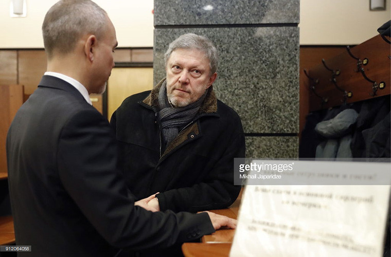Được biết, ông Yavlinsky sinh ngày 10/4/1952, là một chuyên gia kinh tế và chính trị gia người Nga. Ông bước chân vào con đường chính trị từ đầu những năm 1990, với sáng kiến nổi tiếng chuyển Liên bang Xô viết sang nền kinh tế thị trường mở. Ảnh: Getty Images.