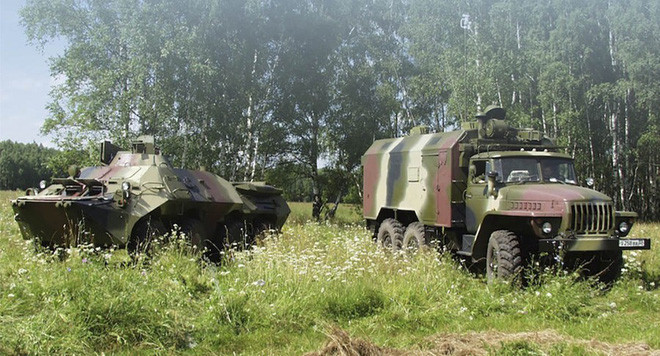 Không còn nghi ngờ gì khi biệt danh "lạ lùng" nhất thuộc về tổ hợp chỉ huy hỏa lực 1V156 với tên gọi ‘Kapustnik-B' (Lễ hội bắp cải). Mời độc giả xem thêm video: Cận cảnh Nga khai hỏa hàng loạt tên lửa S-400 (Nguồn: Vietnamnet.vn)