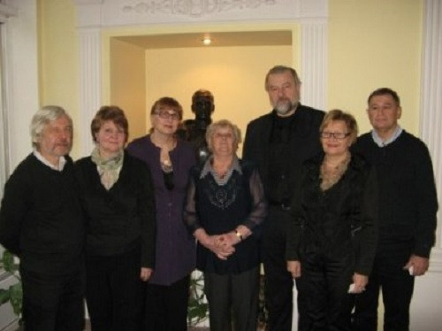 Sau khi tốt nghiệp trung học, Tổng thống Putin chọn theo học luật tại trường Đại học Quốc gia Leningrad. Quyết định này đã khiến cô giáo Vera có phần ngạc nhiên bởi lúc đó ai cũng nghĩ rằng ông sẽ vào một trường kỹ thuật. Ảnh: ruskline.ru